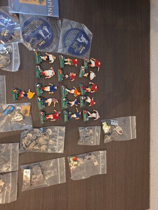 Pins Barça + colección variada