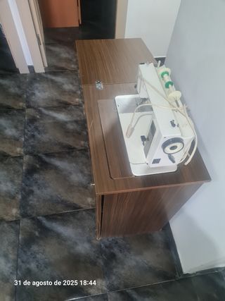 Mesa coser antigua de madera