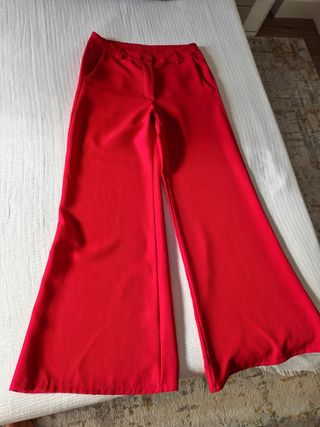 Traje rojo chaleco pantalón