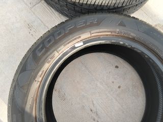2 Neumáticos 215/60R17.usados menos de 1 mes.

