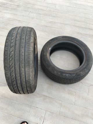 2 Neumáticos 215/60R17.usados menos de 1 mes.

