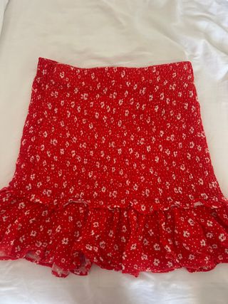 Mini Falda Roja con Flores