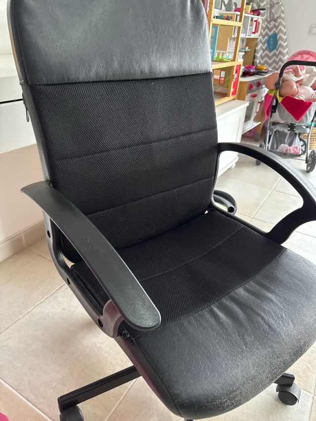 Silla escritorio negra