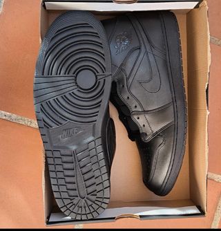 Zapatillas Nike Air Jordan 1 Mid negras