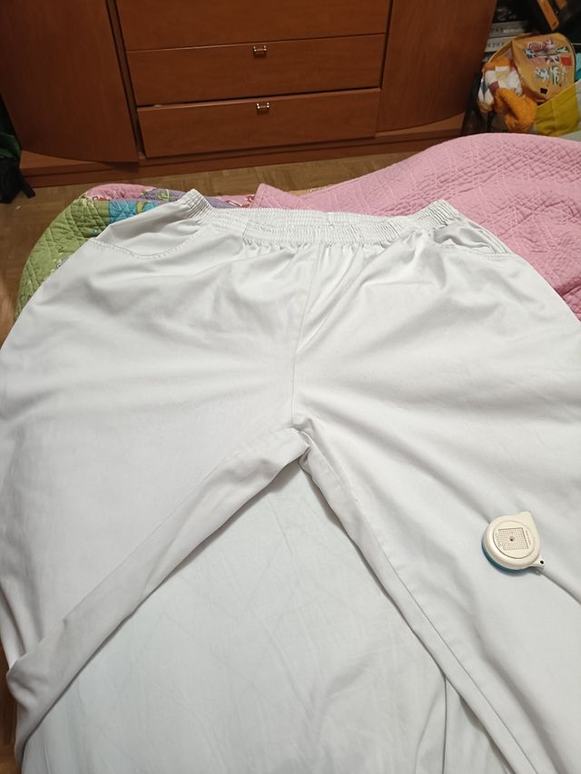 Pantalón blanco trabajo - cómodo