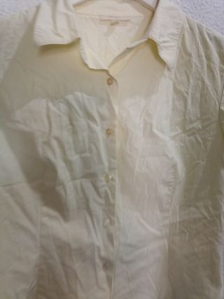 Blusa amarilla manga corta