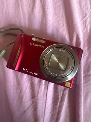 Panasonic Lumix DMC-TZ20 roja