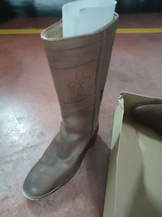 Botas camperas usadas n.º 37