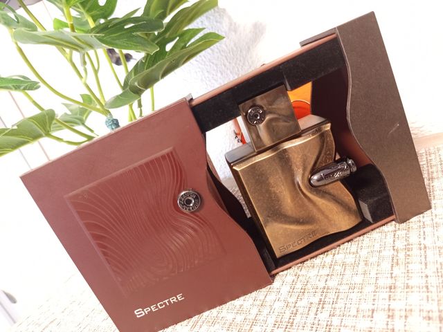Perfume hombre Spectre - Dorado y Marrón