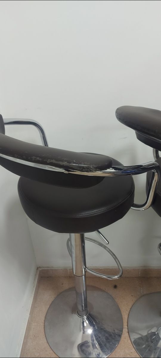 Taburete alto, piel marrón