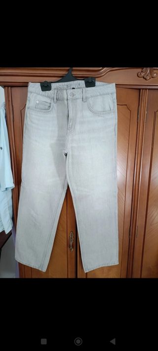 Vaqueros grises mujer