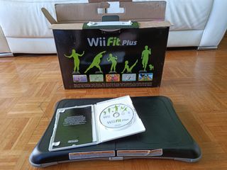 Tabla balance board y juego wii fit plus