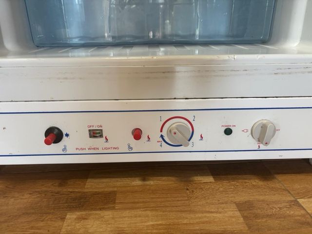 Nevera Butsir - Gas y eléctrica - Perfecto estado