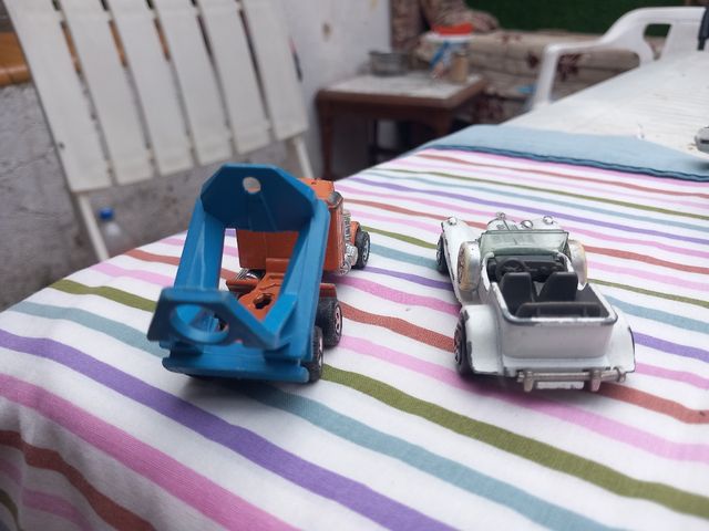 Auto in miniatura: camion e auto d'epoca
