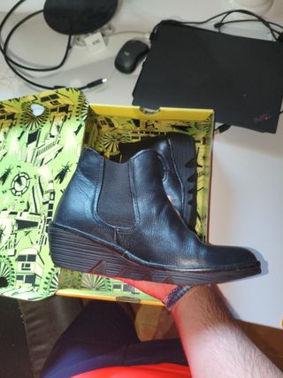 Botines Fly London negros, talla 39