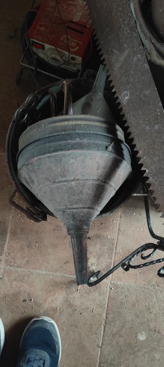 Imbuto metallo vintage