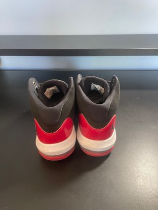 Zapatillas Jordan 37.5 - Negras/Rojas