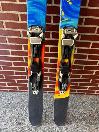 Esquís Line fuera de pista. 152 cm