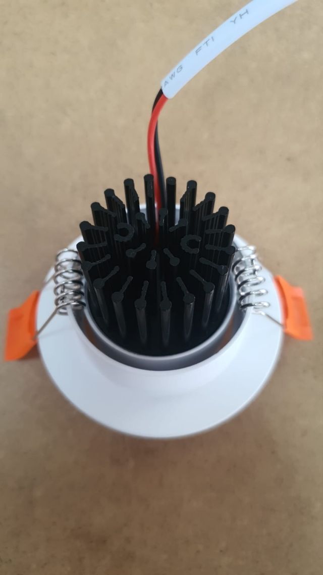 Downlight LED 2" regulable