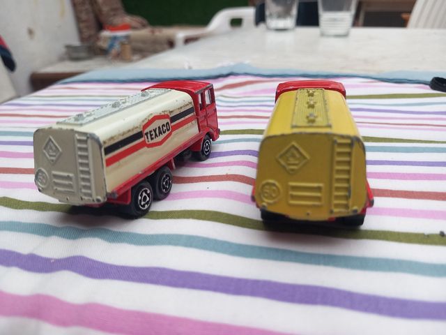 2 autocarri vintage Texaco & Shell