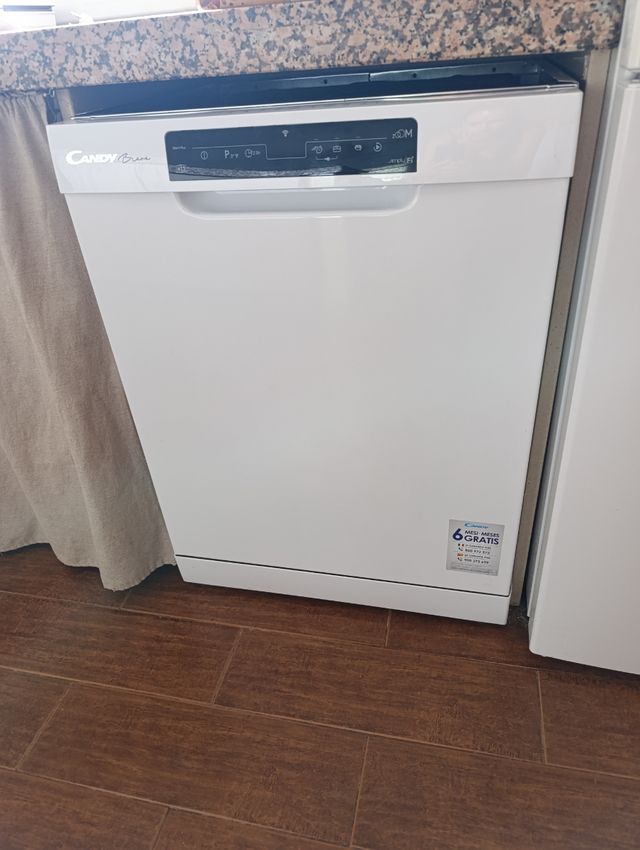 Lavavajillas Candy Brava integrado