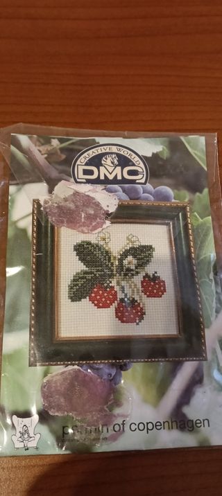 2 Kit ricamo DMC: teiera & fragole
