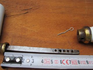 Cerradura antigua superficie, con llave. 