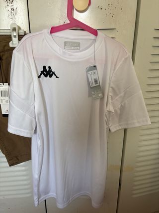 Bermuda Rip Curl marrón, talla 14 y camiseta Kappa