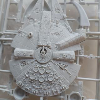 Maqueta Halcón Milenario Revell 1:241