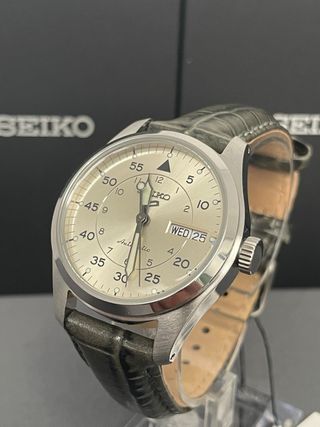 Reloj SEIKO 5 Sport Field “Champagne” SRPJ87K1