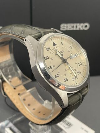 Reloj SEIKO 5 Sport Field “Champagne” SRPJ87K1