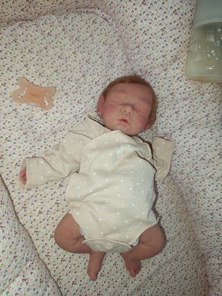 Reborn bebé silicona con sistema de pipi 