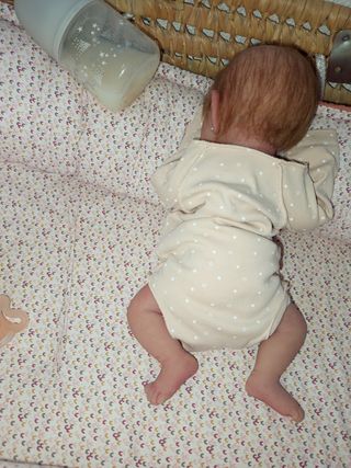 Reborn bebé silicona con sistema de pipi 