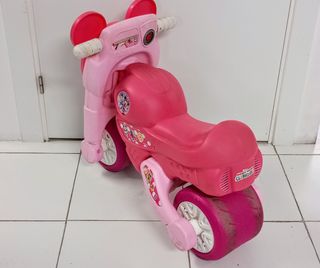 Moto infantil Minnie Mouse.