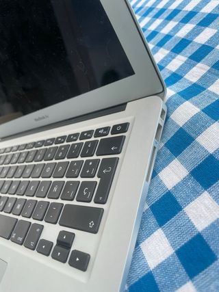 MacBook Air 13" Apple