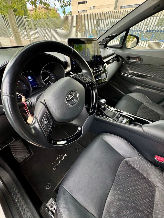 Toyota C-HR 125H eCVT ADVANCE LUXURY 2018