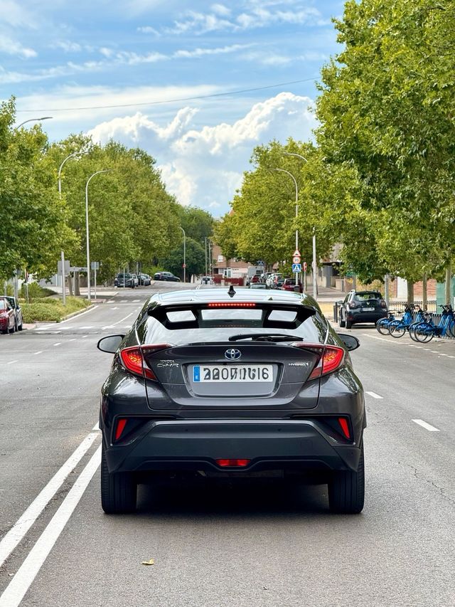 Toyota C-HR 125H eCVT ADVANCE LUXURY 2018