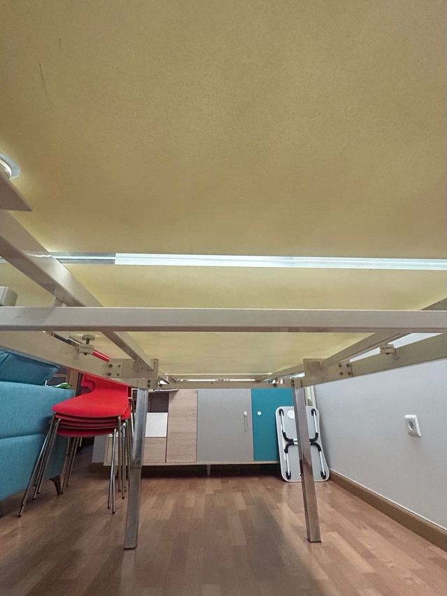 Mesa cristal metal extensible