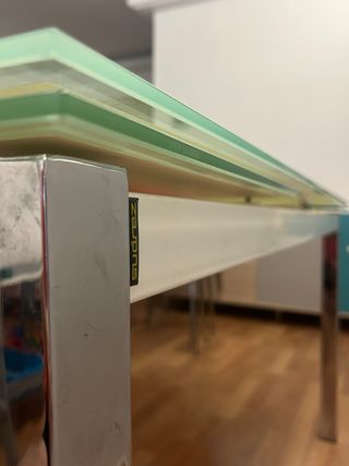 Mesa cristal metal extensible