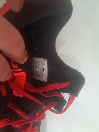 Zapatillas Nike LeBron Witness 5 - rojas y negras