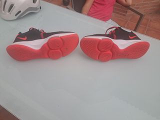 Zapatillas Nike LeBron Witness 5 - rojas y negras