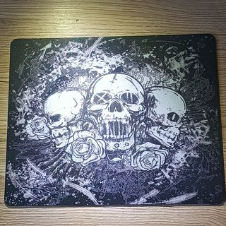 Teclado y ratón, alfombrilla 