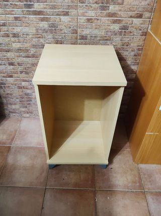 Mesita de noche beige