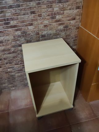 Mesita de noche beige