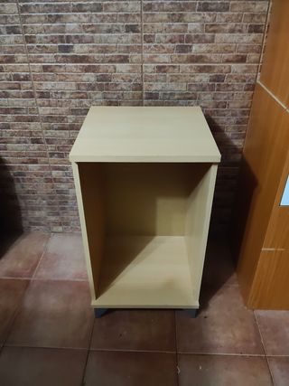 Mesita de noche beige