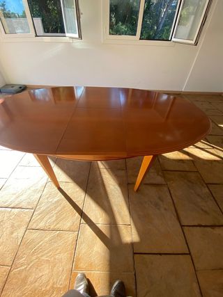 Mesa ovalada madera - Comedor