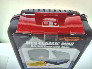 NES Classic Mini - Deluxe carrying case