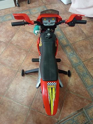 Moto eléctrica infantil Feber