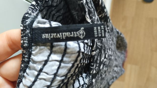 Mono corto Stradivarius - Burdeos y negro