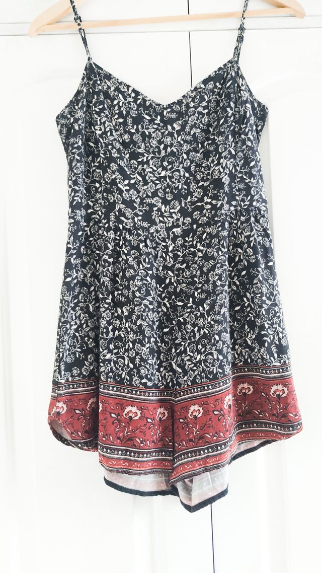 Mono corto Stradivarius - Burdeos y negro